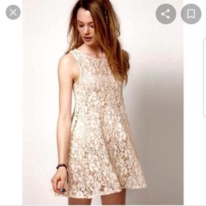 Free People Miles of Lace dress size Large